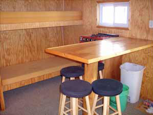 10X16 bar with stools